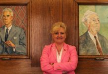 Nu lämnar hon över klubban