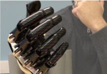 Ny handledsprotes möjliggör naturliga rörelser