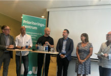 Oenigt i Almedalen om utredning av prioriteringar Ett av flera seminarier om prioriteringar i Almedalen 2019. Fr v: Dag Larsson (S), Martin Henriksson, Linköpings universitet, Jonas Lindberg (V), Nicklas Sandström (M), Karin Båtelson, Läkarförbundet och Lars Sandman, Prioriteringscentrum.